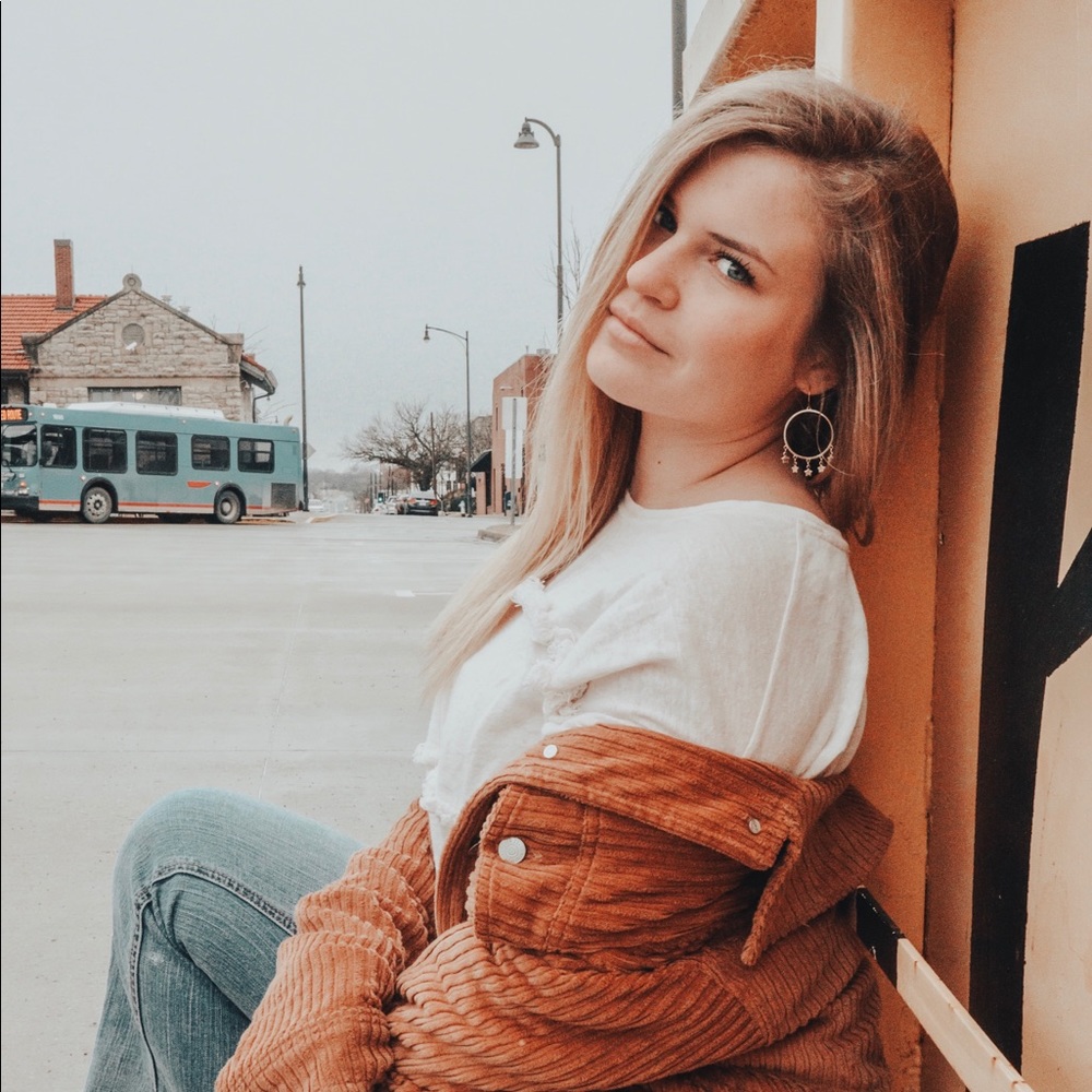 Meet your Posher, Mmary kaitlyn